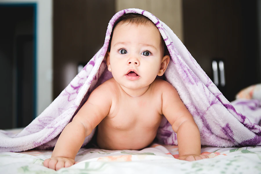 Bebé durante asesoría pediátrica de alimentación complementaria